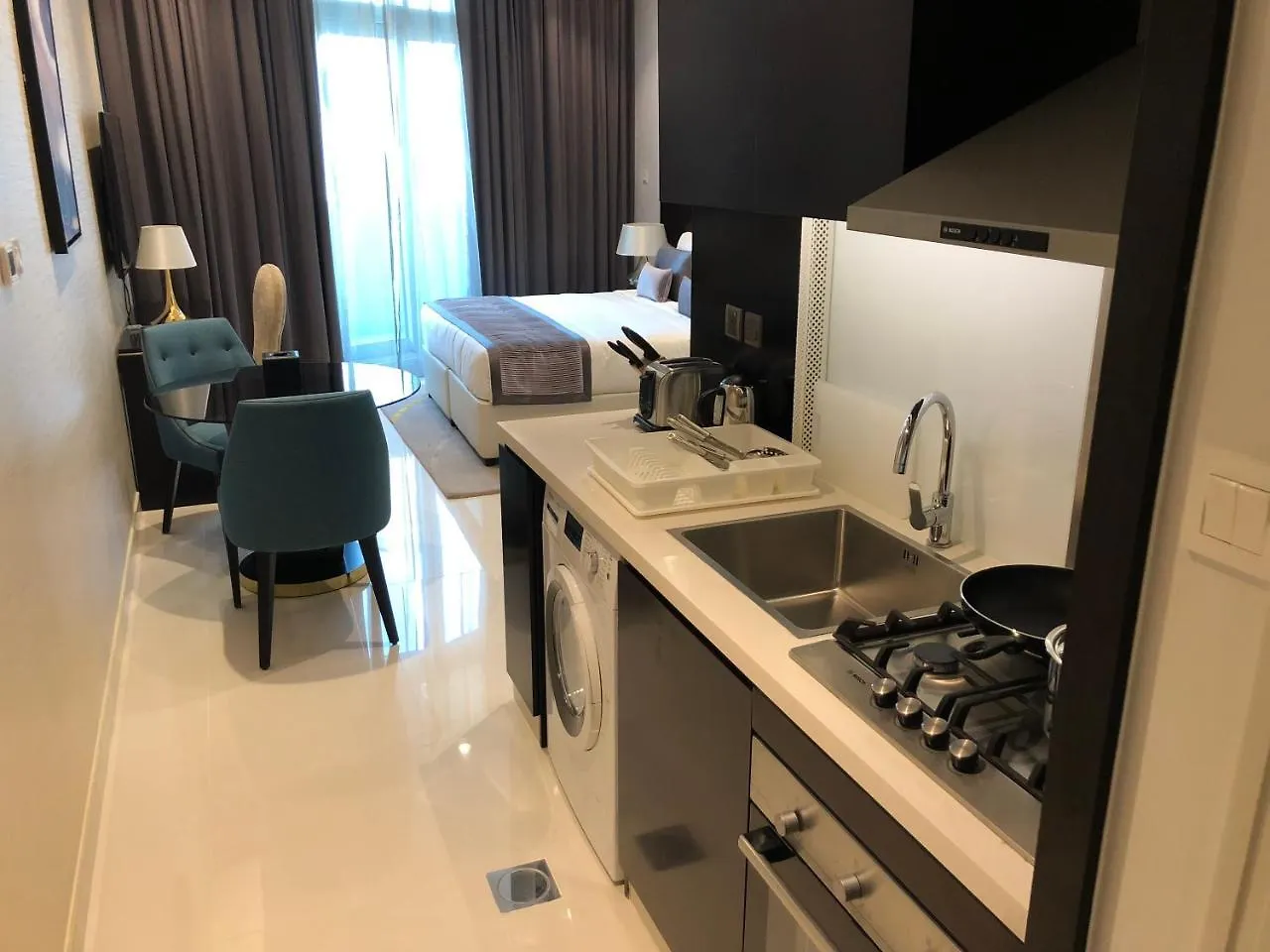 Damac Upper Crest In Downtown Holiday Homes Dubai