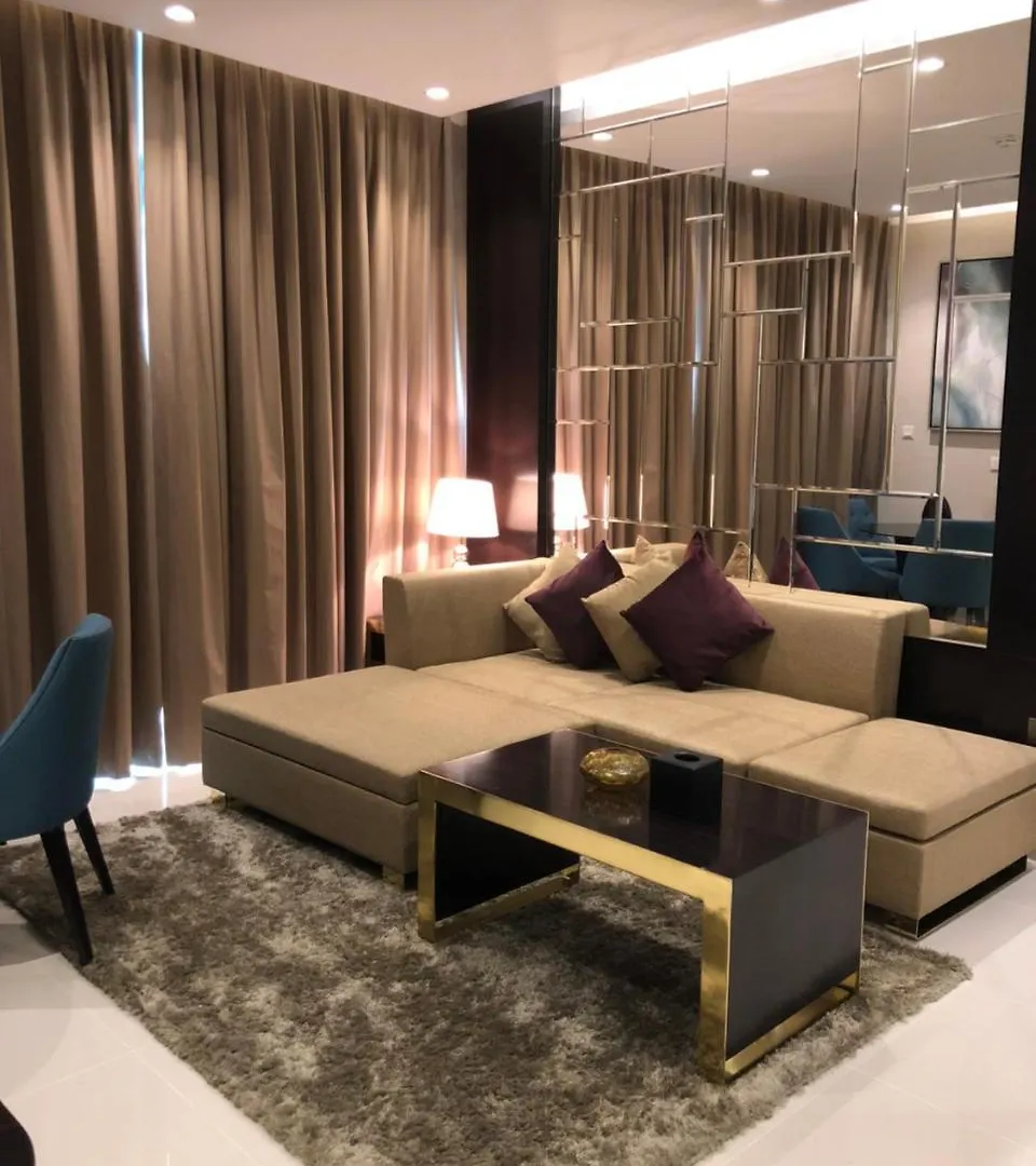 Damac Upper Crest In Downtown Holiday Homes Dubai