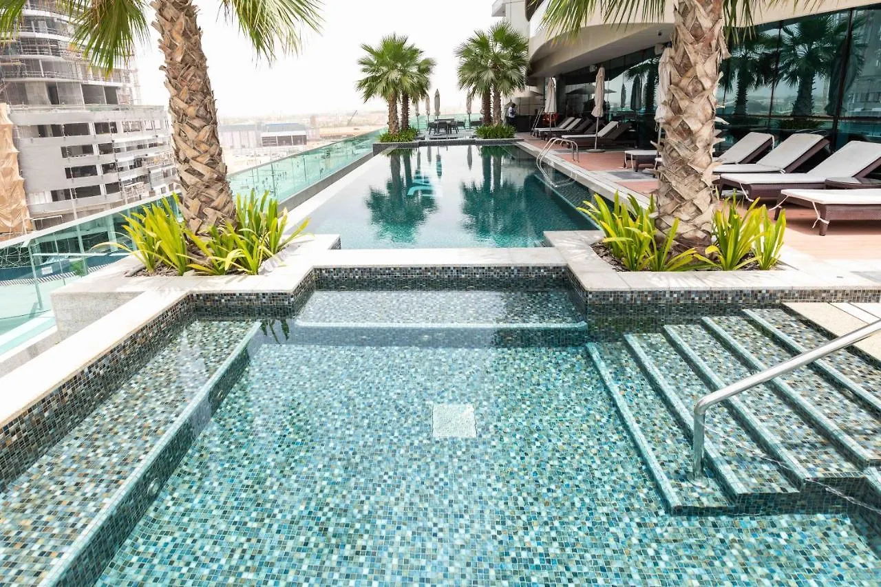 Damac Upper Crest In Downtown Holiday Homes Dubai Apartment