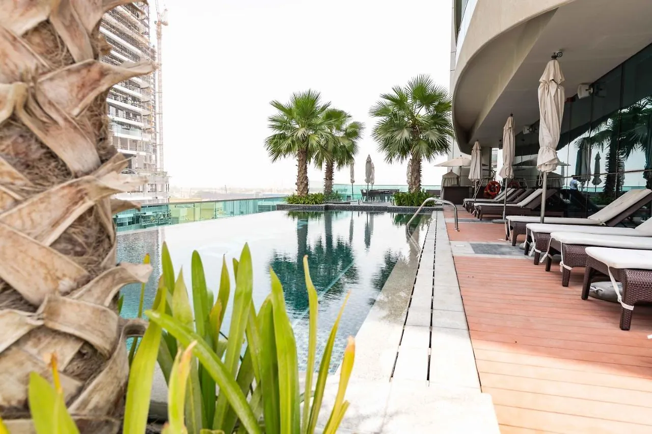 Damac Upper Crest In Downtown Holiday Homes Dubai