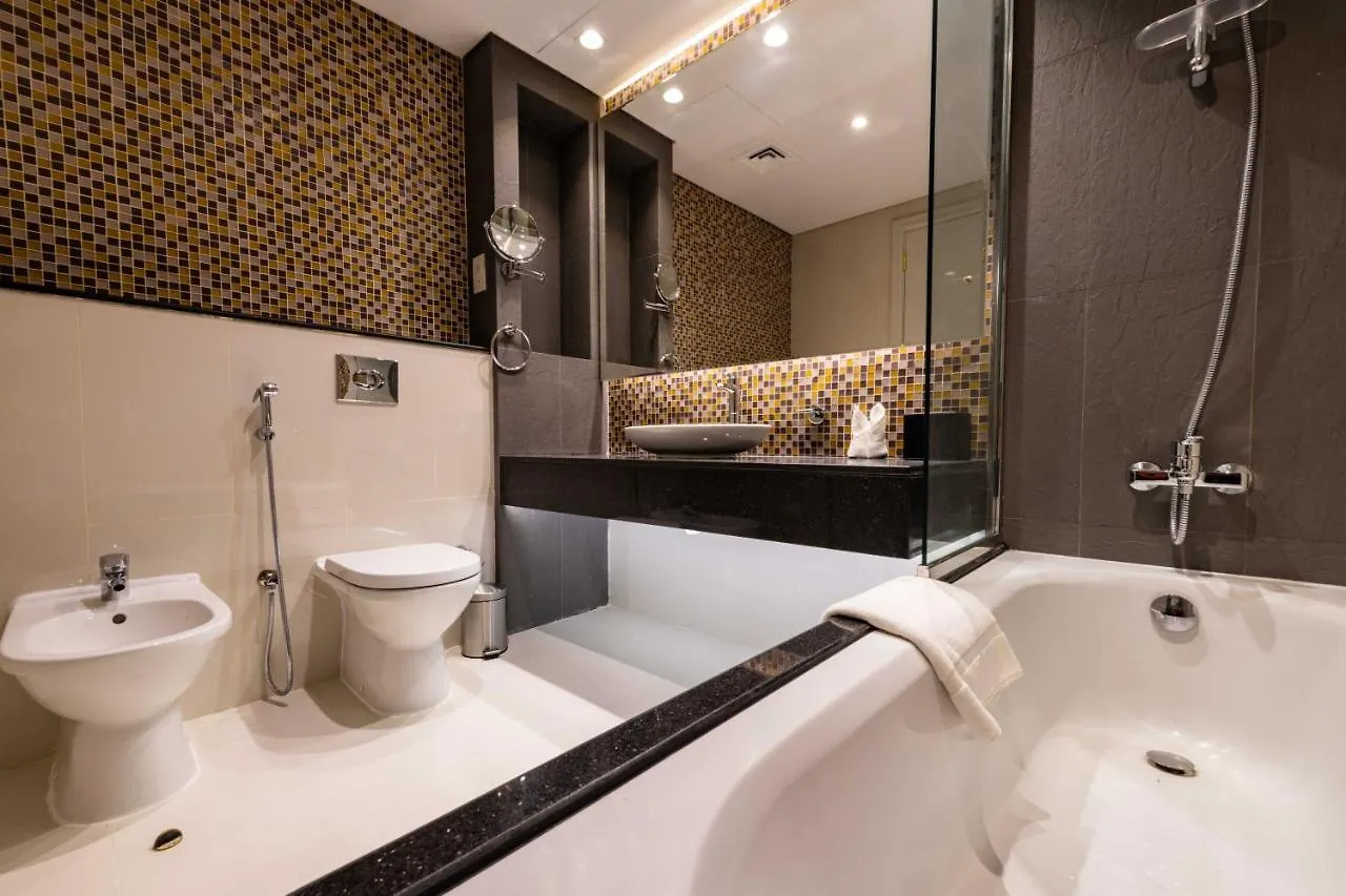 Damac Upper Crest In Downtown Holiday Homes Dubai